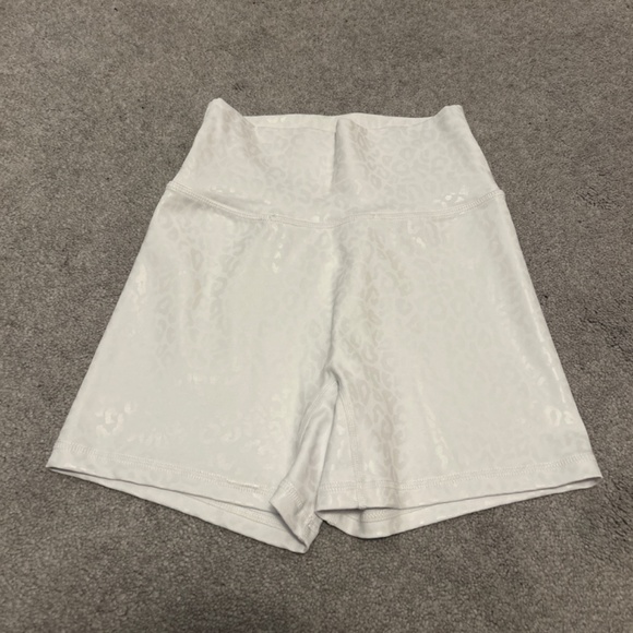 Buffbunny Rosa Shorts - Picture 2 of 3